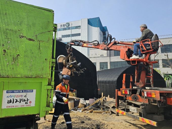 사회적협동조합 비지땀, 독거노인 생활폐기물 처리 봉사
