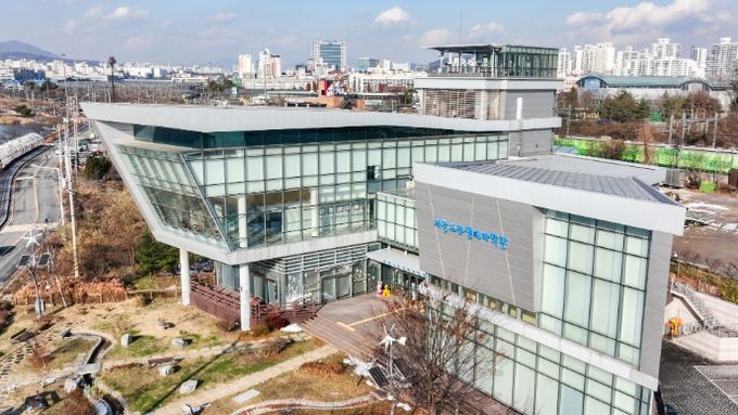 조류생태과학관