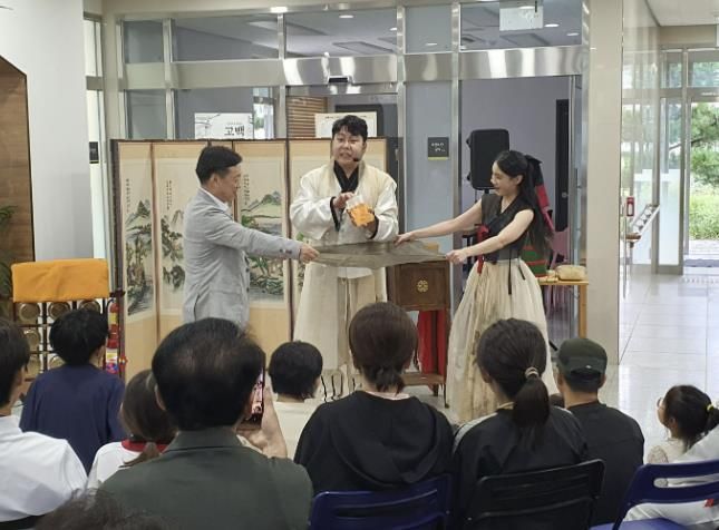 여주시 대신도서관, 전통마술 '조선마술패, 도서관에서 만나다' 성료