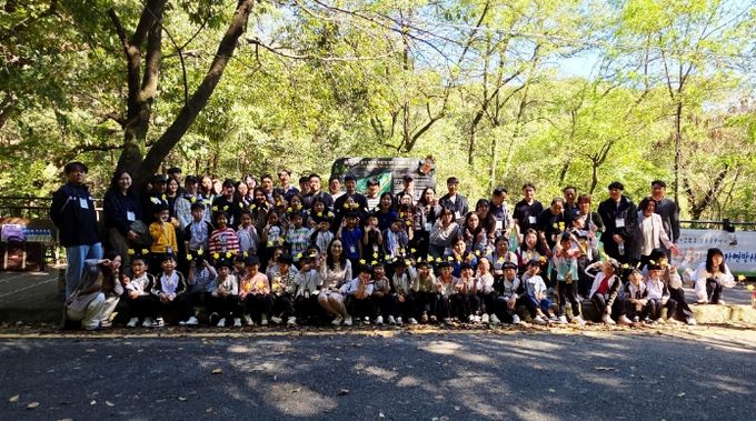 이천시, 설봉공원에서 부모와 아이가 함께하는 반딧불이 유충 방사 체험