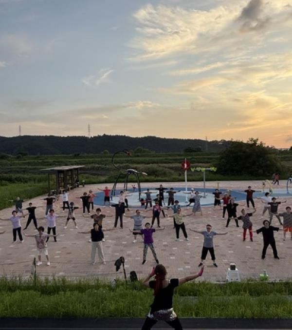 파주보건소, 문산노을길 건강교실·달빛 운동교실 성황리 마무리