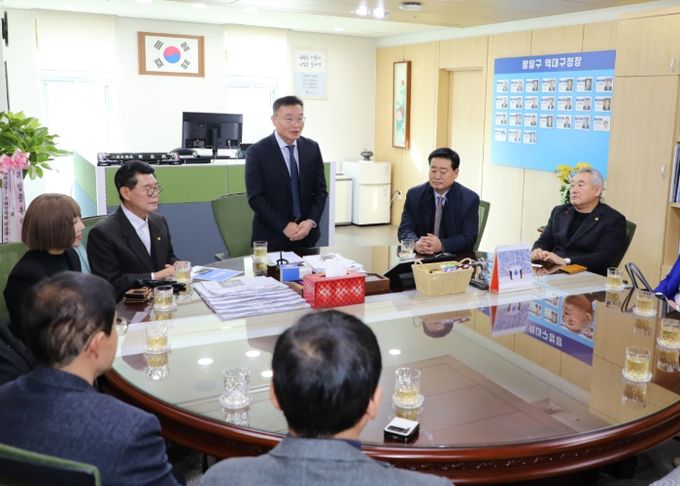 황규돈 팔달구청장, 사통팔달협의회 임원진과 신년 간담회 개최