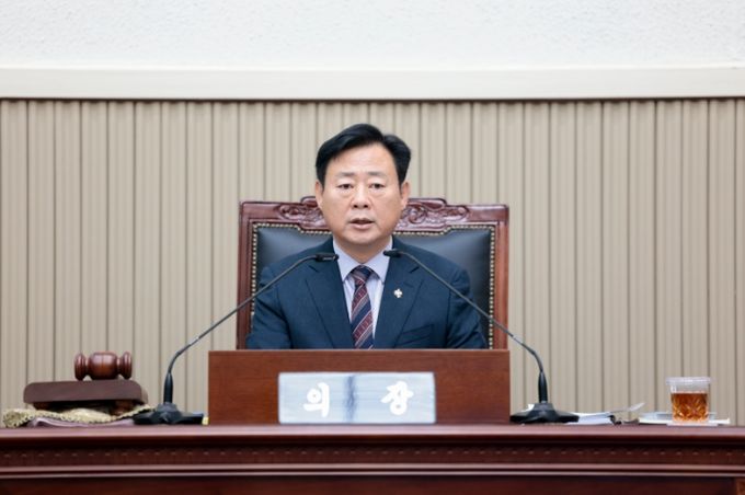 구리시의회 신동화 의장 GTX-B 정차 및 대광법 개정 촉구 결의안 채택