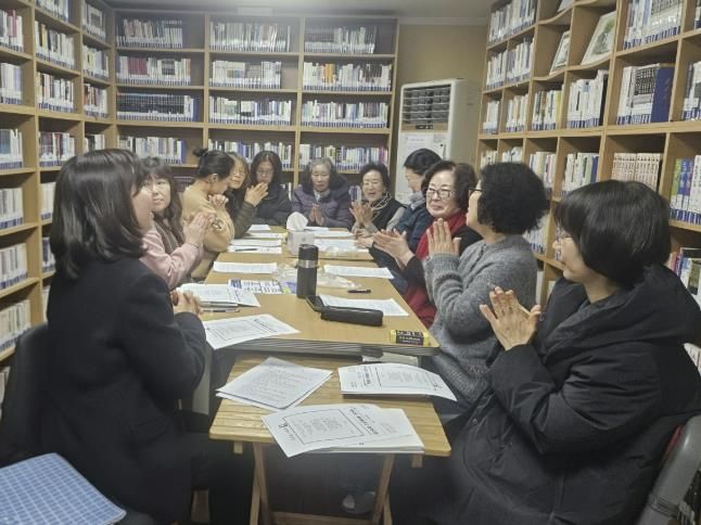 수원시 팔달구 행궁동, 새마을문고회 정례회의 개최