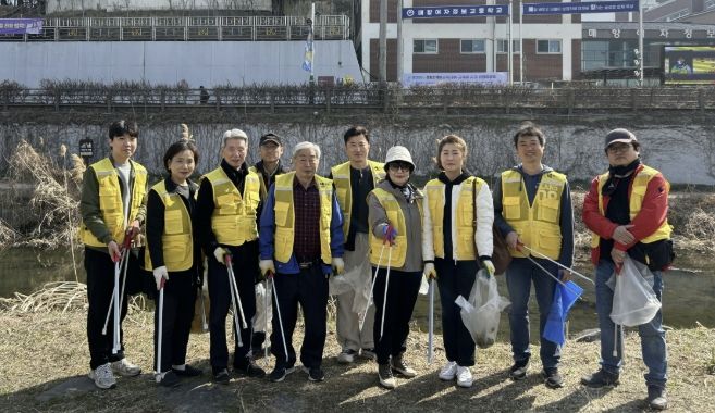 수원시 팔달구 행궁동 주민자치회, 수원천 정화활동 실시